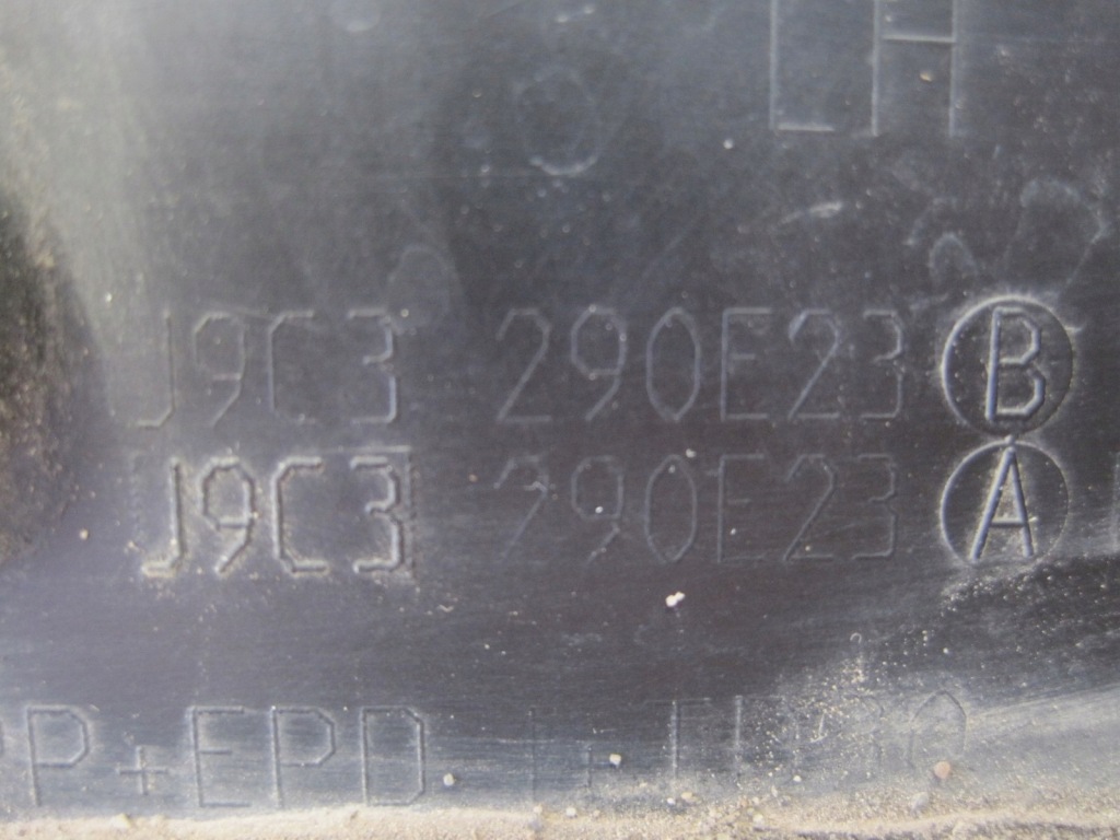 фото №9, Молдинг крила задня задня jaguar e pace j9c3290e22b j9c3290e23b