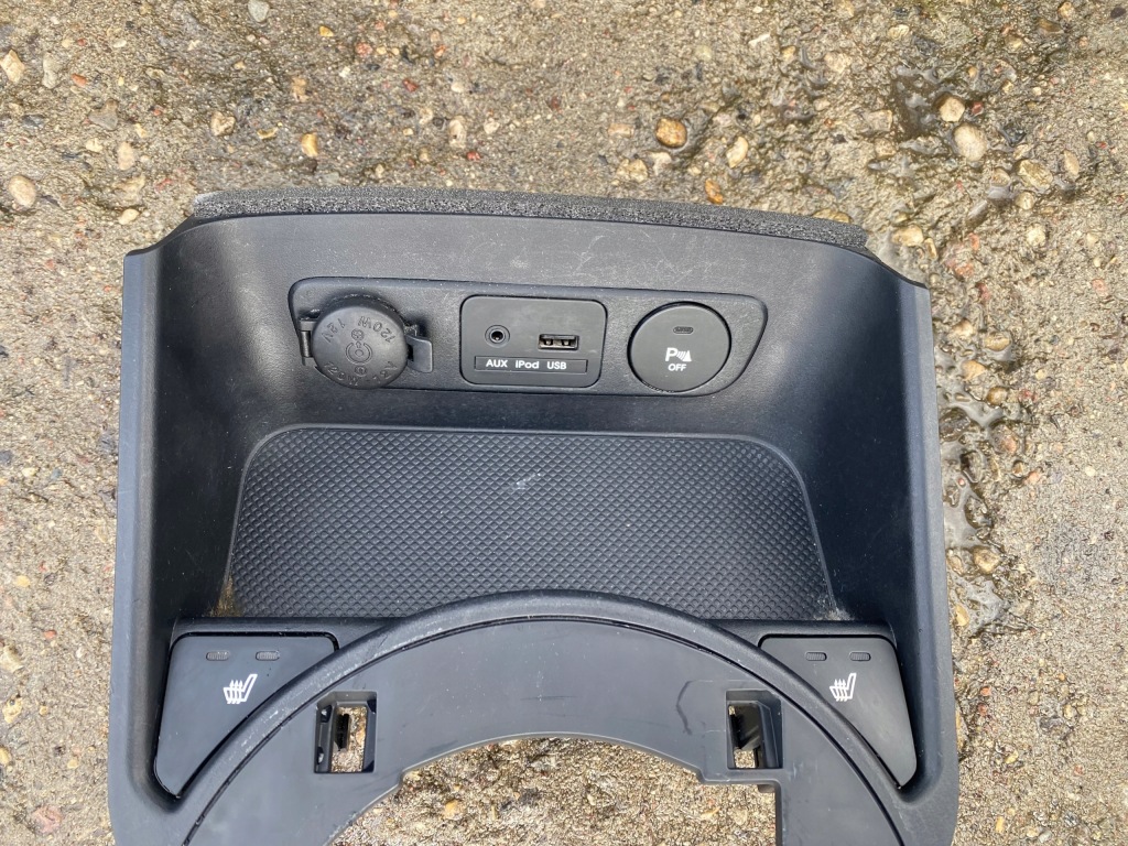 фото №2, Роз'єм port usb aux полиця sportage iii