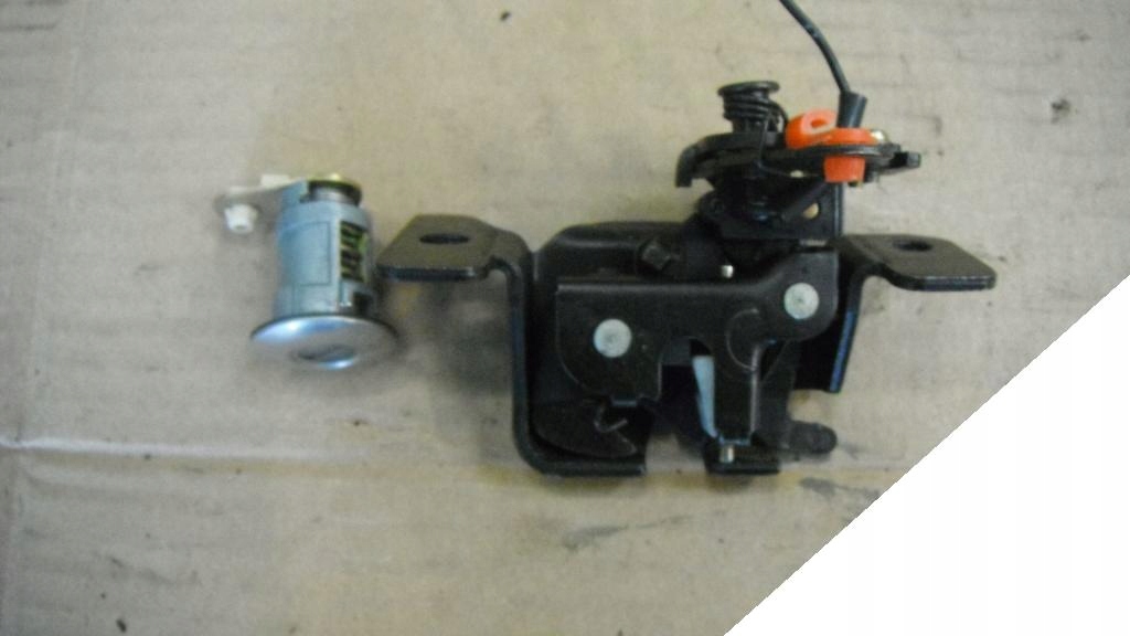 фото №1, Kia shuma ii hb 01-04r. замок з кришки