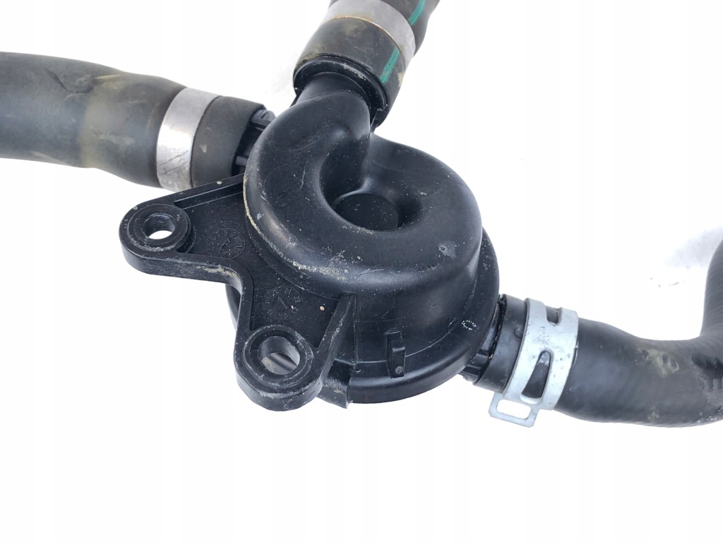 Volvo v60 2 2.0 t8 гібрид шланги води шланг радіатор 31368487 32222172 Недорого