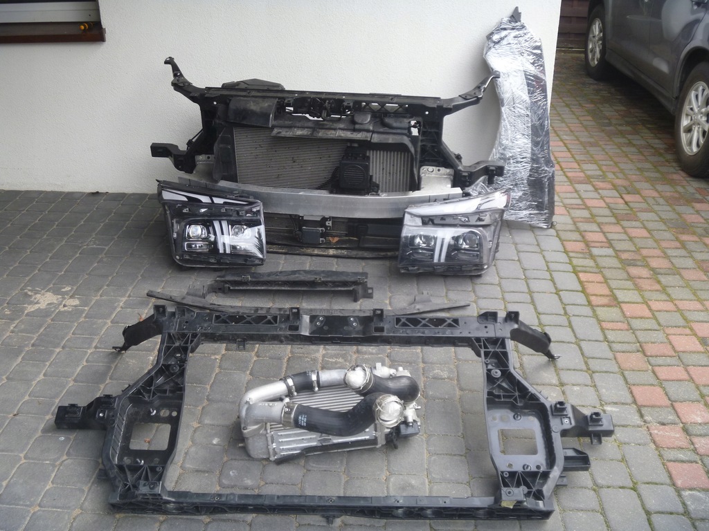 фото №15, Hyundai santa fe iv молдинг бампера заднего правая 86692-s1010