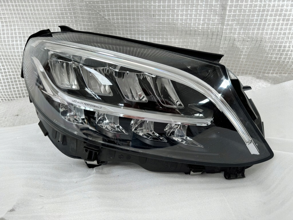 фото №1, Mercedes cklasa w205 lift права лампа performance