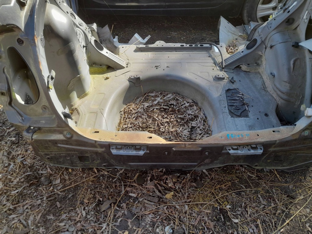 Купить Ремень пол стена поддон задний  toyota prius 2 xw20 04-08