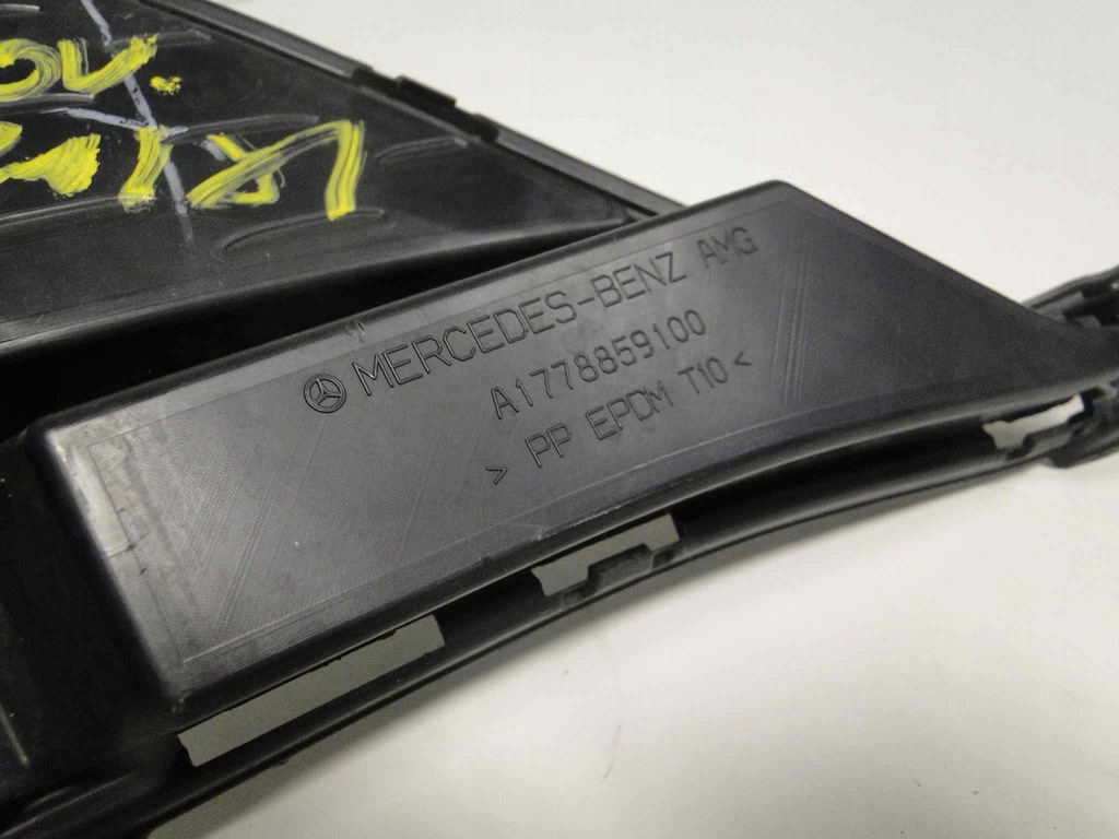 фото №10, Mercedes cla 118 решётка средняя бампера amg