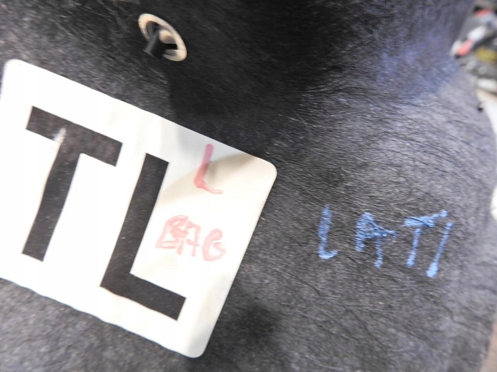 фото №2, Оббивка багажника лівий задня renault latitude