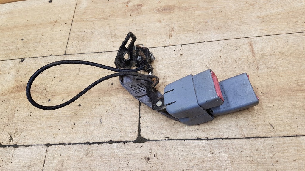 фото №1, Клипса замок поперечина задняя сиденье peugeot 406