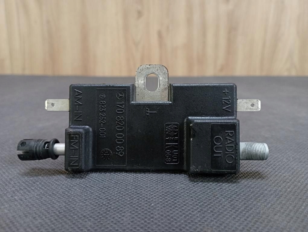 Купити Mercedes slk r170 рестайлінг  підсилювач антени a1708200089