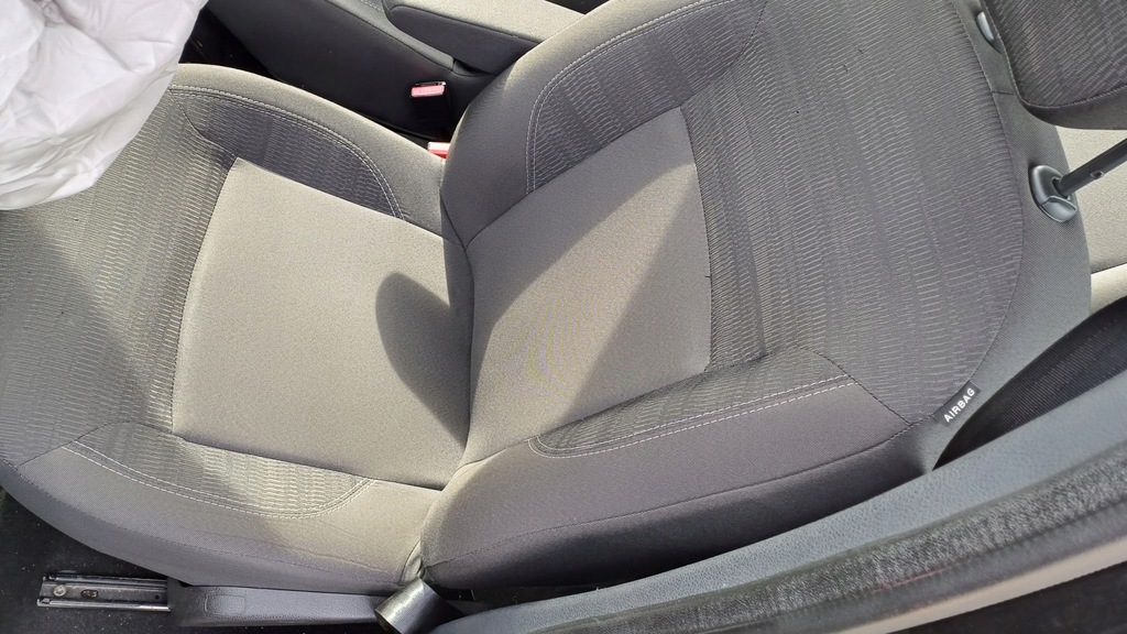 фото №3, Сиденья заднее сиденье ремни dacia lodgy 2016r