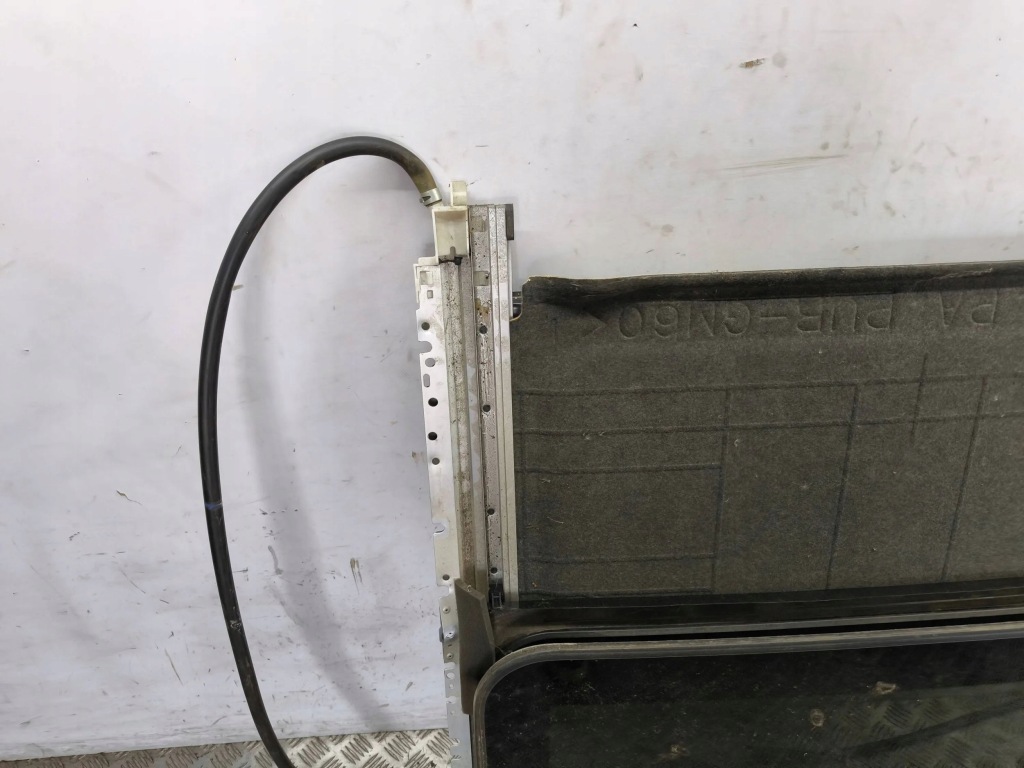 фото №5, Mercedes-benz b w245 2006 люк комплект