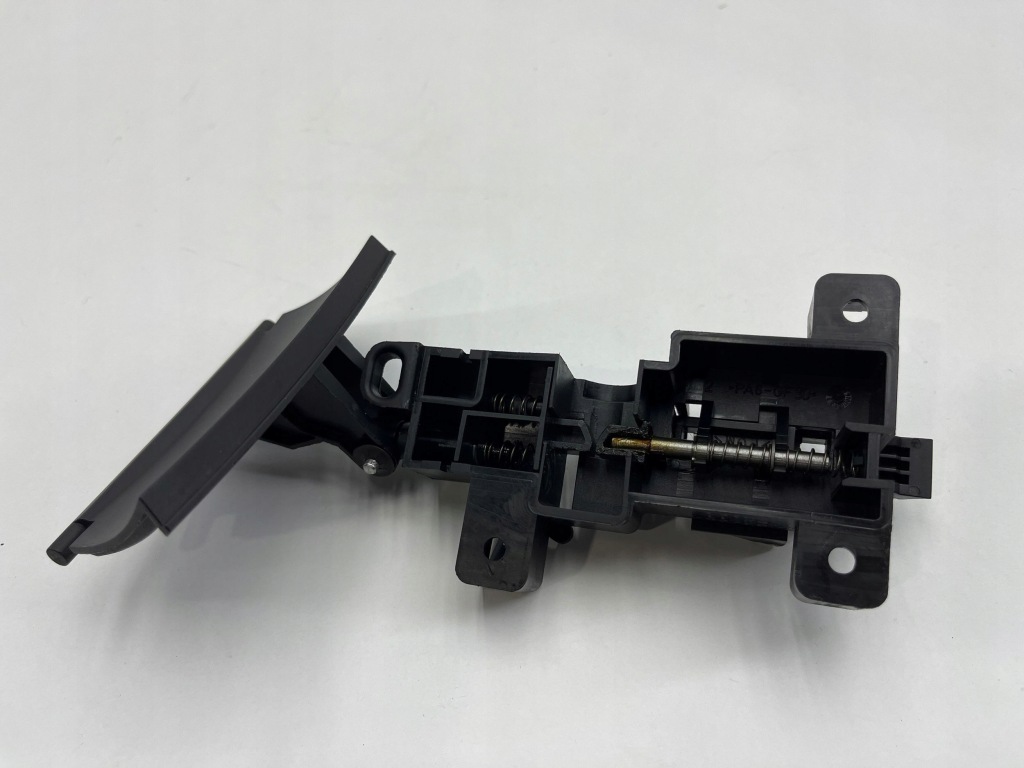 фото №7, Замок підлокітник bmw z4 e85 e86 7110660 2003 бензин 141kw