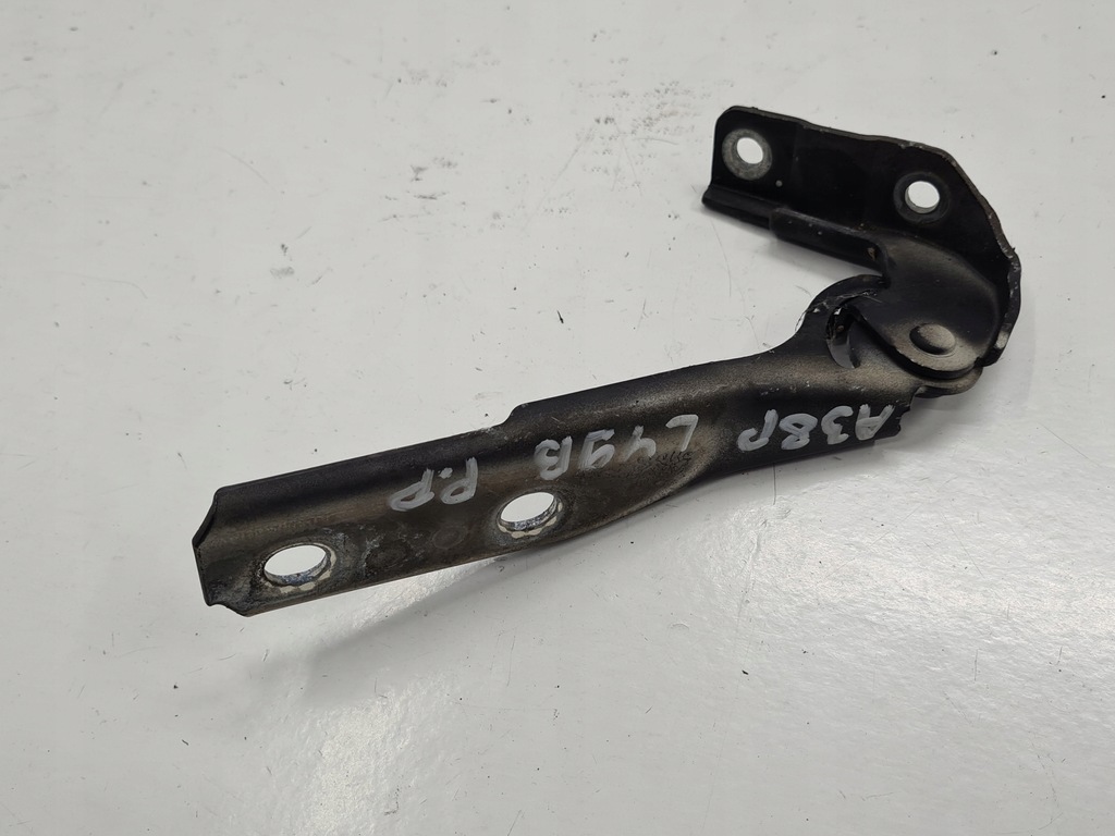 фото №1, Audi a3 8p 05r петля капот правый ly9b
