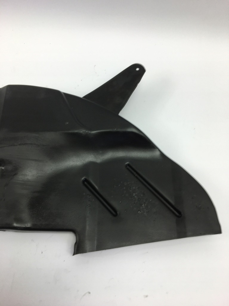 Труба обдув повітря права mercedes w201 190 2018312246 Зі Шроту