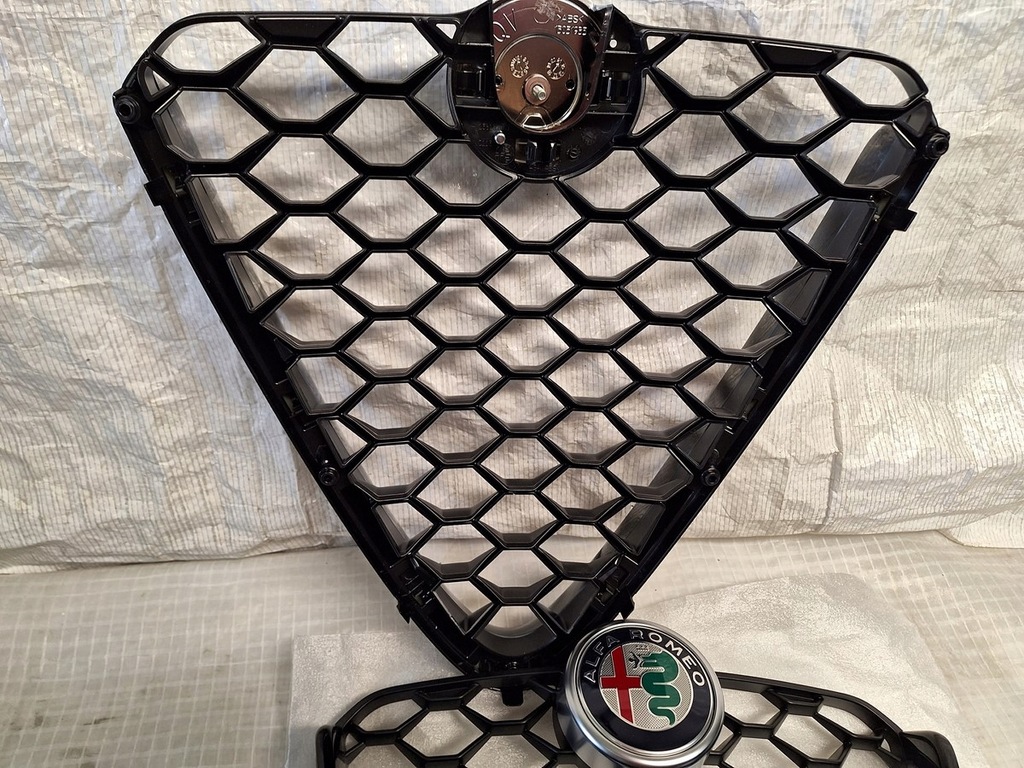 фото №8, Решётка радиатора решётка радиатора alfa romeo giulia veloce nero чёрный оригинальный оригинальный номер alfa новый