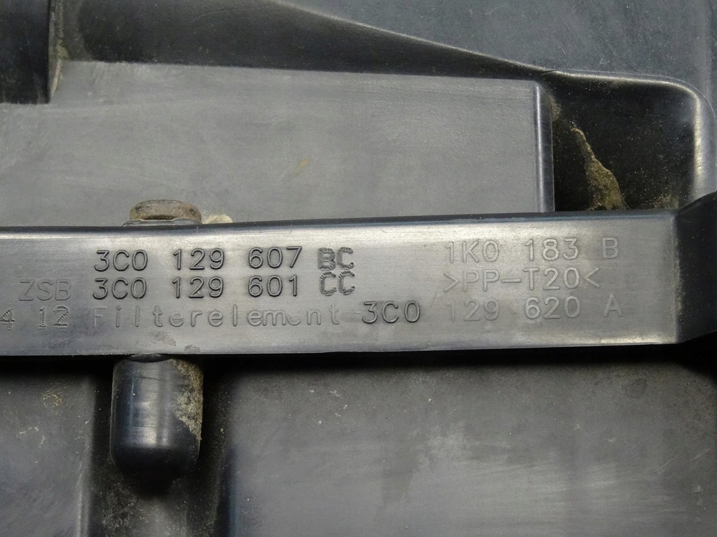 фото №15, Audi q3 8u 11-18 tdi корпус повітрозабірник фільтра повітря 8u0805962a 8u0129618f