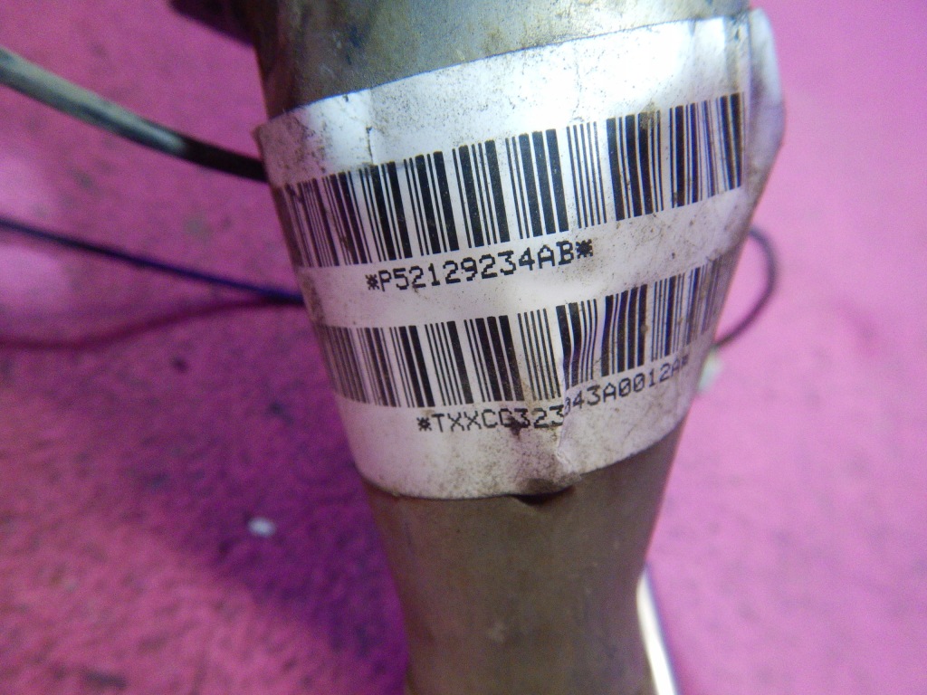 фото №3, Jeep cherokee iii kj 3,7 v6 заливная горловина топлива труба заливной