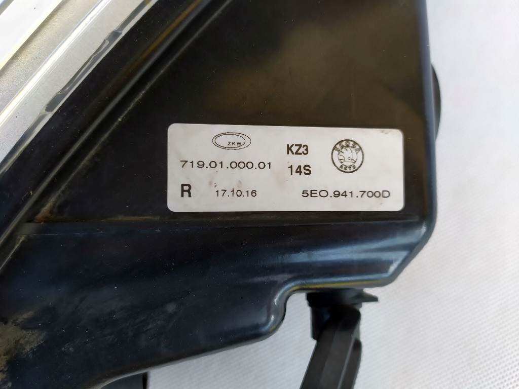 фото №5, Противотуманная фара правый skoda octavia iii 5e0941700d