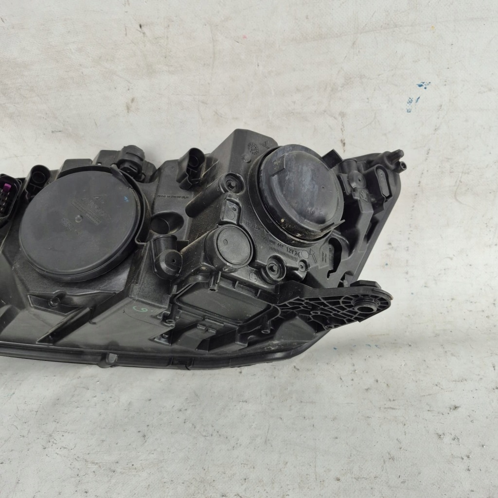 Skoda fabia 3 6v рестайлинг  18- фара правый  перед передняя обычная + led с Разборки