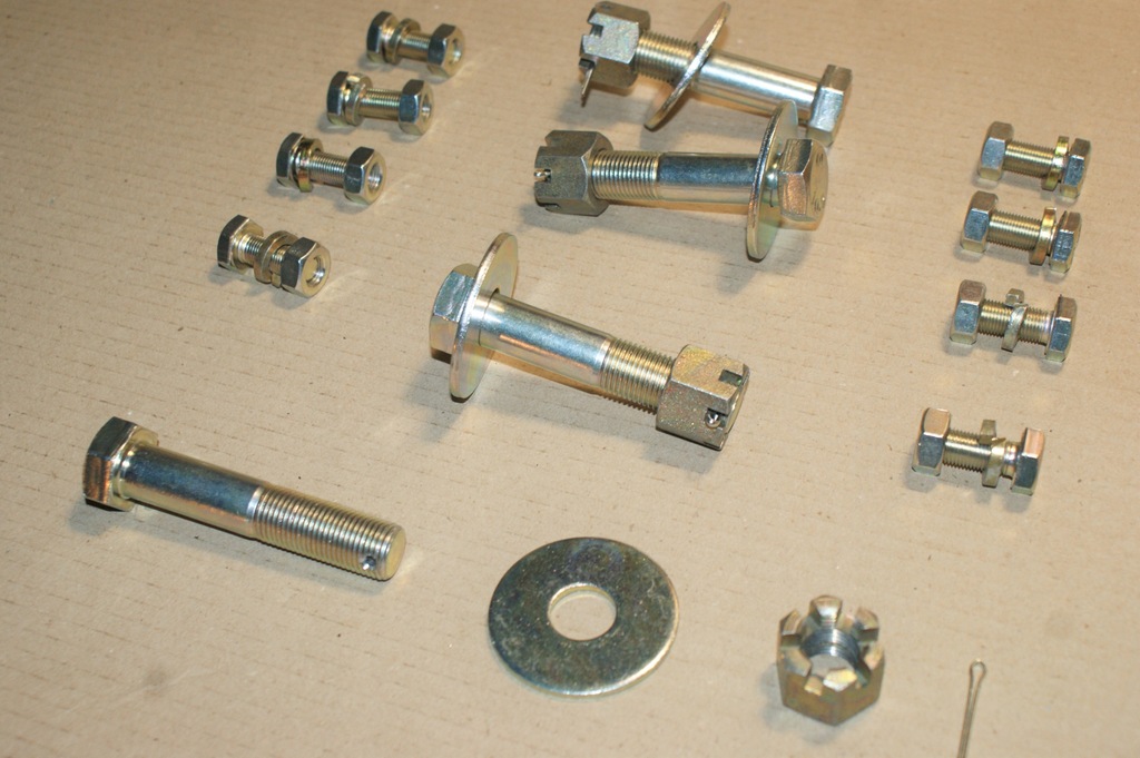 фото №11, Болты подвеска редуктор gaz 69 подушки безопасности коробки приборной панели