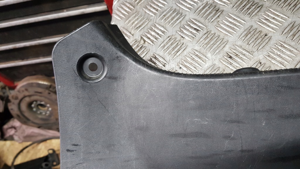 фото №9, Mercedes w203 защита порог багажника