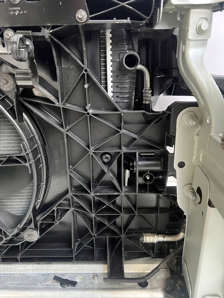 фото №13, Pas передній радіатор renault fluence гібрид