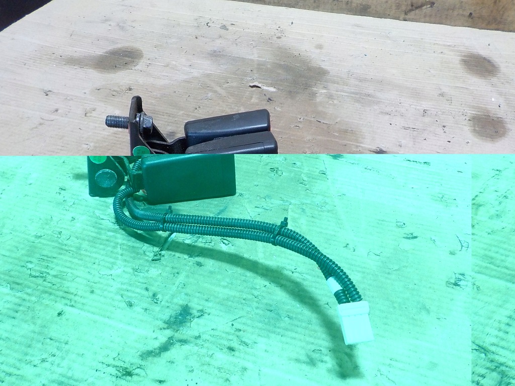 фото №2, Ceed ii 1.6 клипса ремней задняя