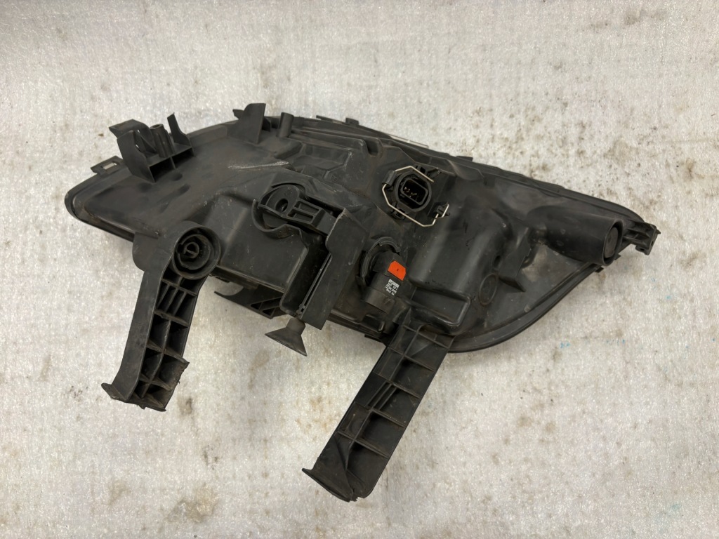 Купити Поворотник + протитуманна фара правий opel astra iv j