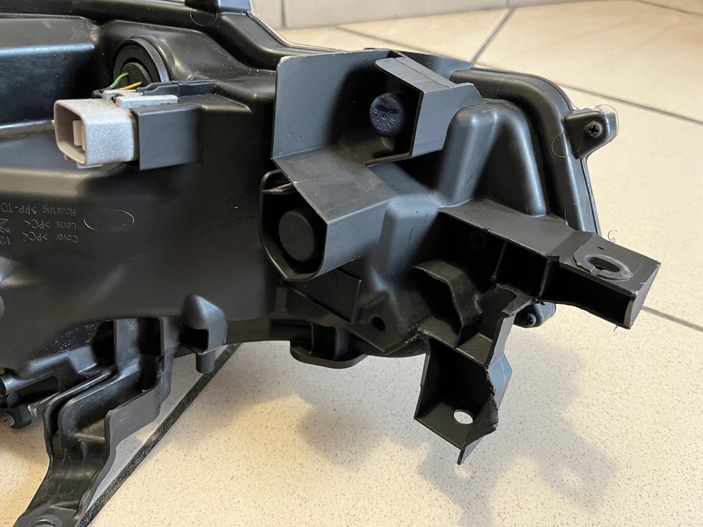 фото №12, Toyota corolla e21 e-21 sedan лампа передняя правая