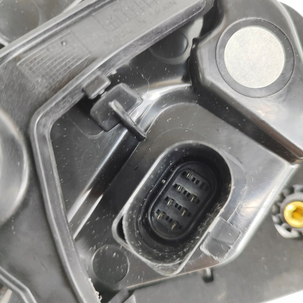 фото №7, Audi a6 s6 c7 4g 2011 правая сторона лампы задний крышки багажника