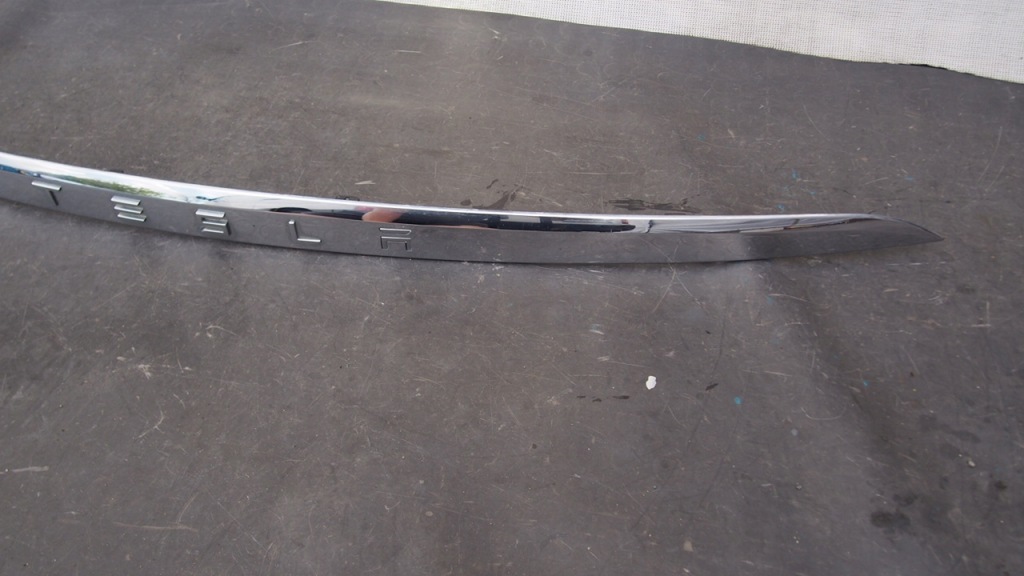 Молдинг крышки багажника tesla model x с Разборки