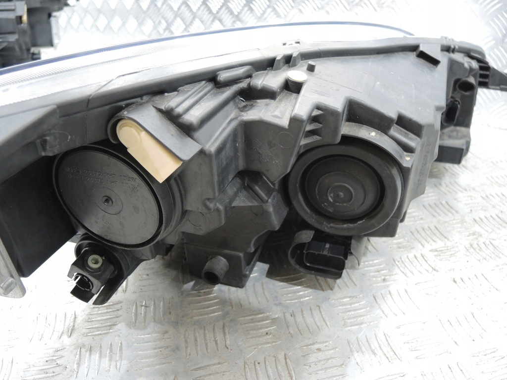 фото №15, Idealne лампы перед правая левая led + h7 ford kuga mk3 escape lv4b-13w029-ak