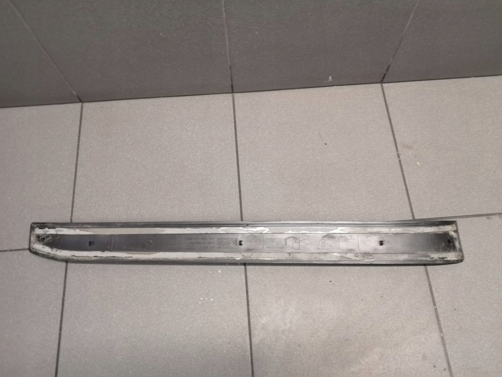 фото №8, Защита накладка порог правая audi a4 b6 8e0853374