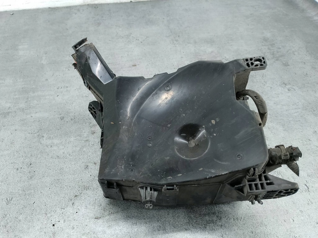 Коробка предохранителей наружная toyota avensis 3 t27 82111-05j62 Недорого