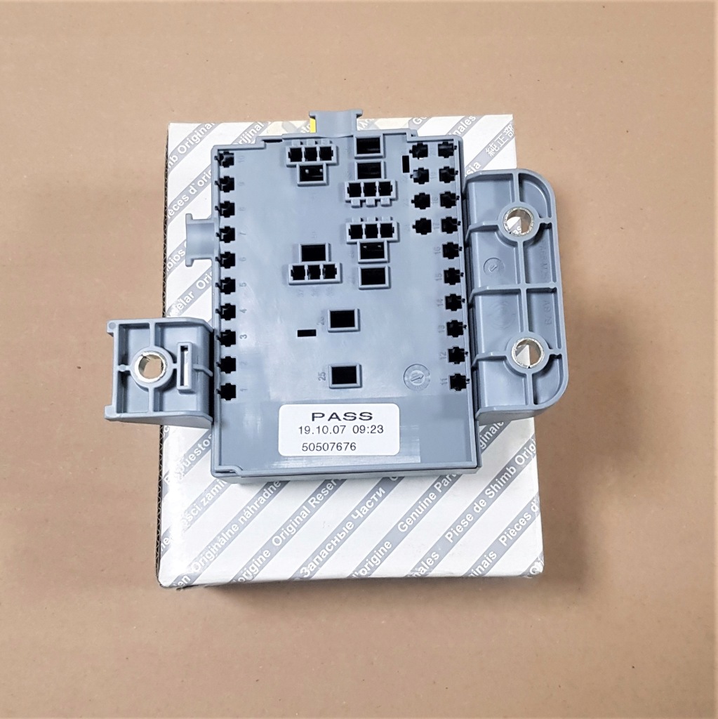 фото №3, Коробка предохранителей alfa romeo 159 50507676