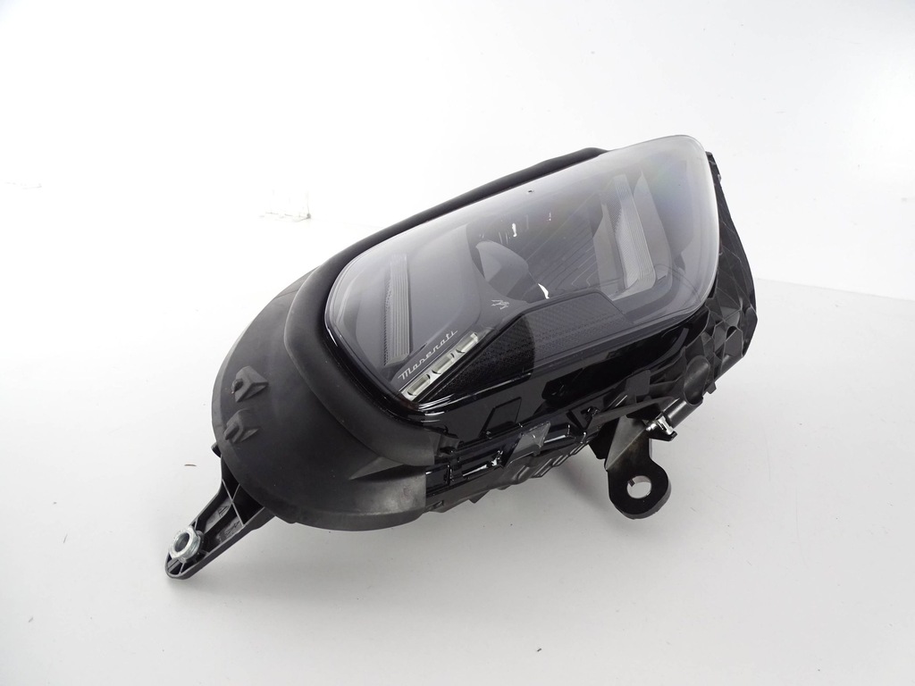 фото №8, Лампа перед передняя правая maserati mc granturismo m189 - czrny середина