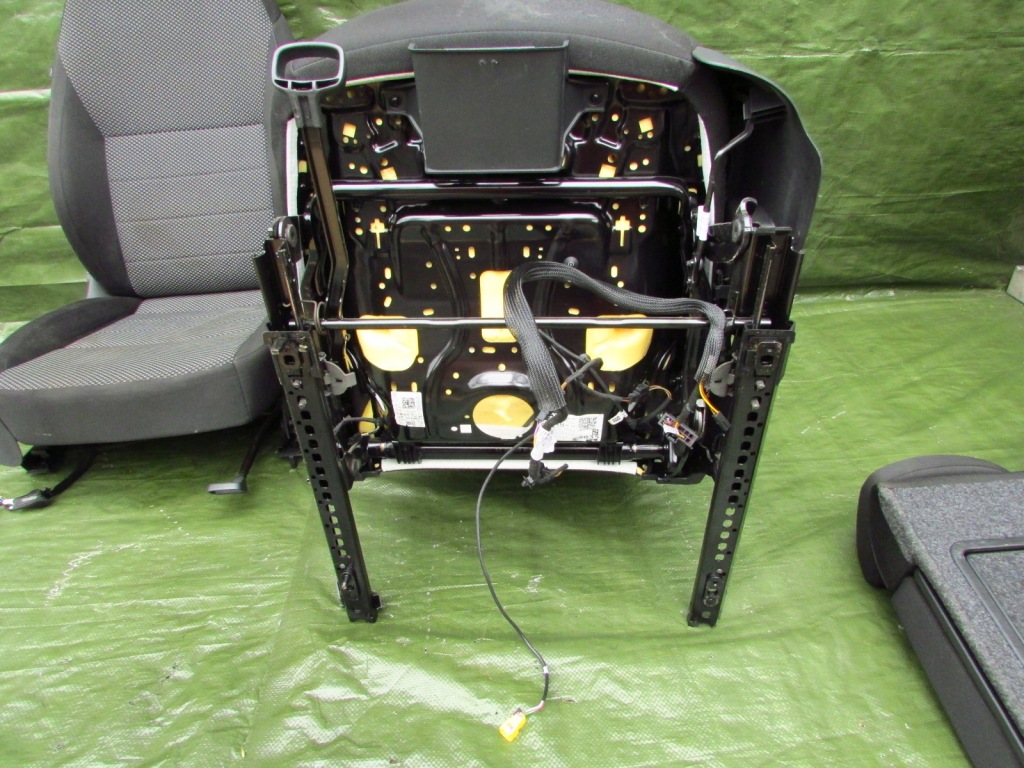 Skoda octavia iii 3 сидіння сидіння матеріал з підігрівом з обшивки дверей eu 12-20r Зі Шроту