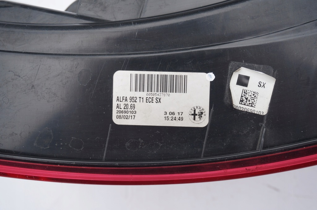 фото №3, Alfa romeo giulia 2016 - лампа задня led ліва l оригінал оригінальний номер