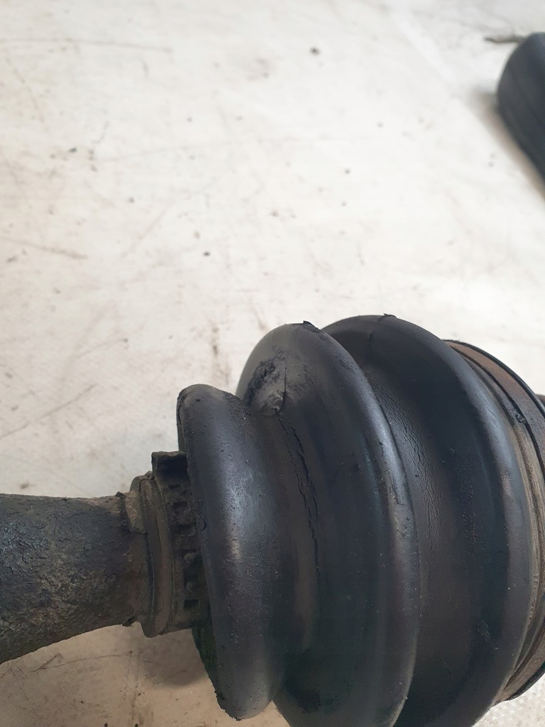 фото №5, Приводной вал правая skoda fabia i 1.4 mpi