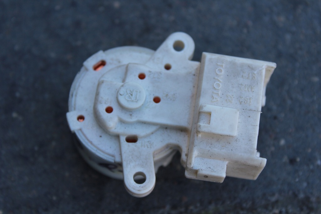фото №9, Колодка замка зажигания toyota avensis t27 verso 09r