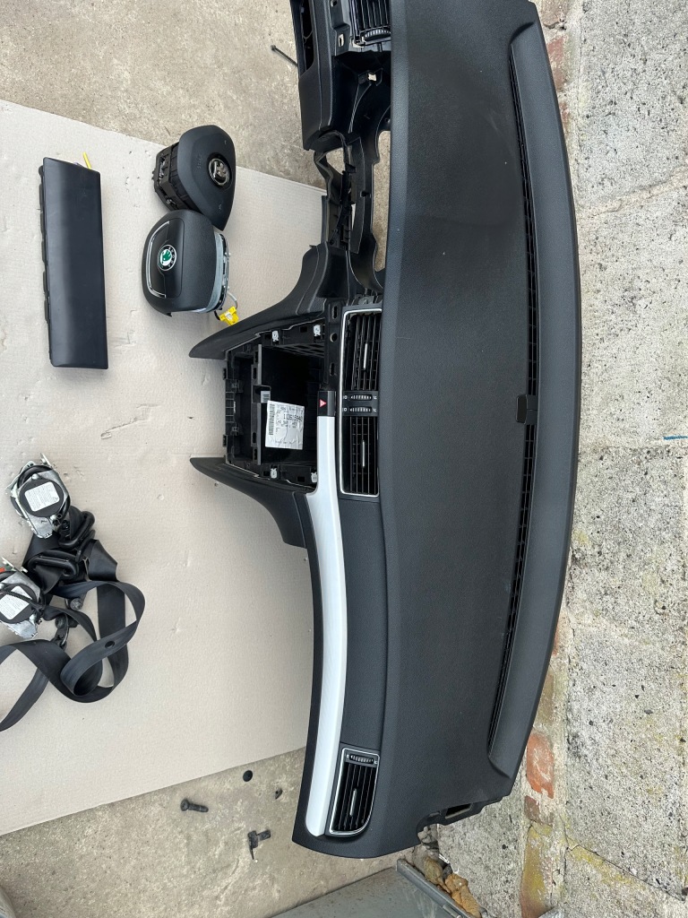 фото №12, Консоль подушка безопасности подушки безопасности ремни skoda superb ii oryg