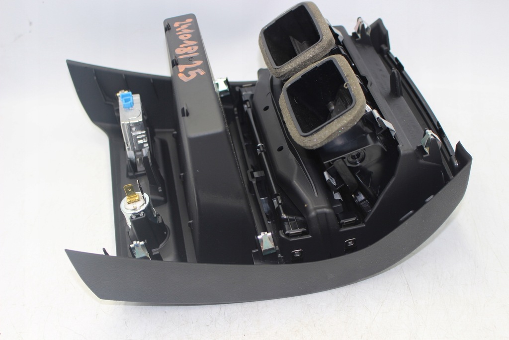 фото №9, Решётка обдув кондиционера usb c задняя bmw g30 g31 9493421