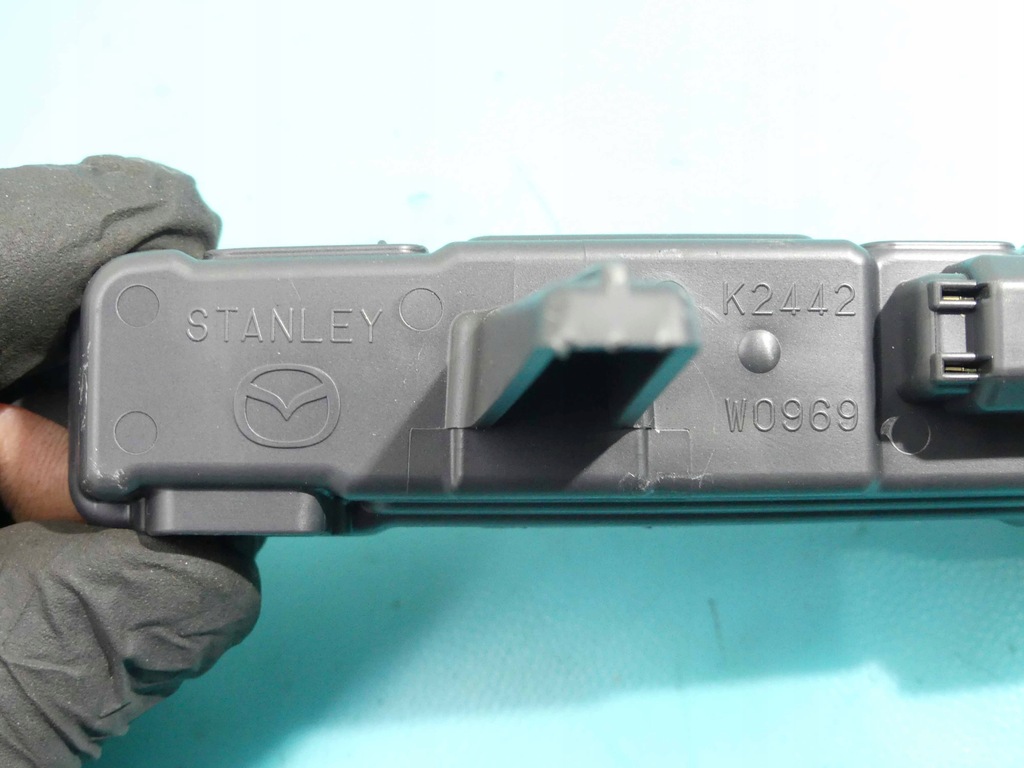 фото №8, Третий свет стоп-сигнал стоп mazda 3 iii bm sedan