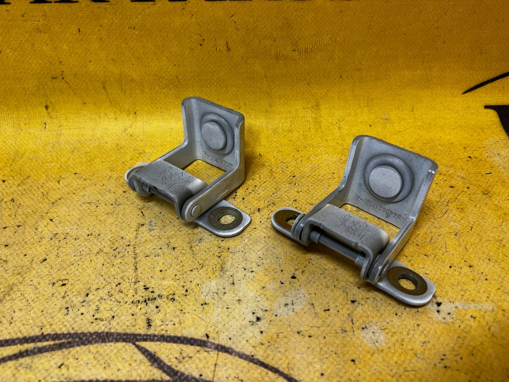 фото №1, Комплект петли крышки багажника dacia sandero stepway iii 2023r