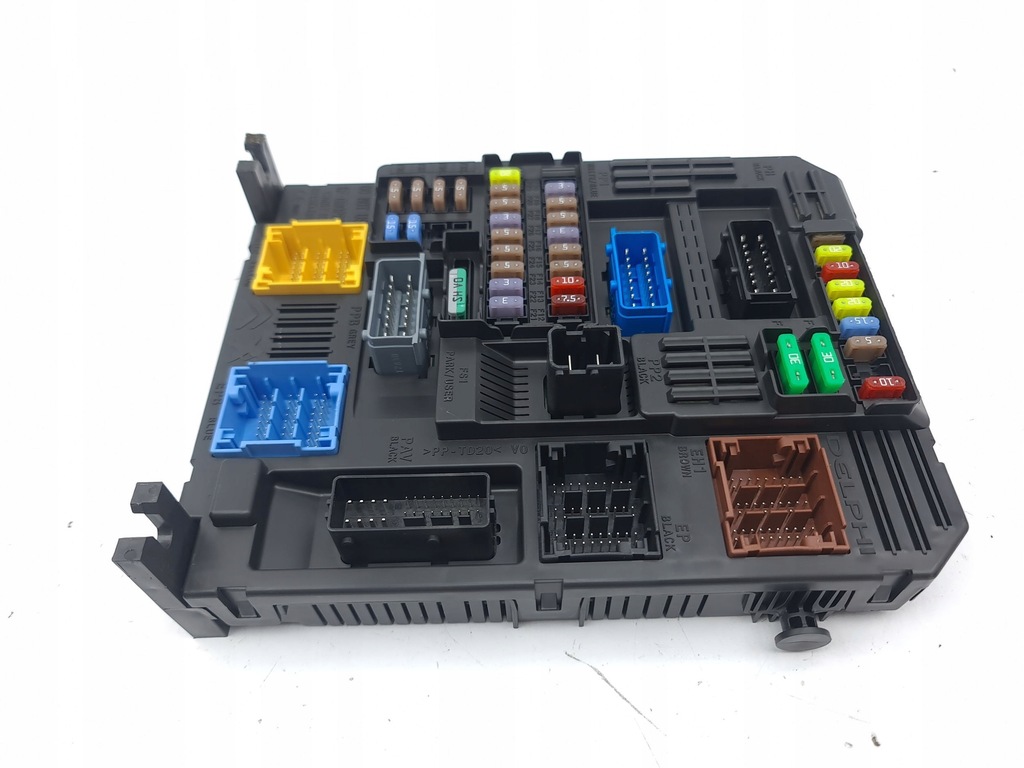 фото №6, Peugeot 2008 ii 2021 рамка / модуль запобіжників