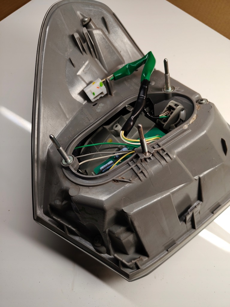 Фара задній задня ліва лівий w крила lexus rx 2 2 03-08 led rx400h rx330 Оригінал