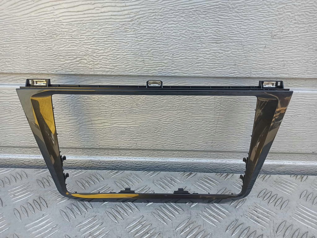 фото №1, Volkswagen tiguan 5na ii рамка радіо середня консолі 2023r lift 5na858069b