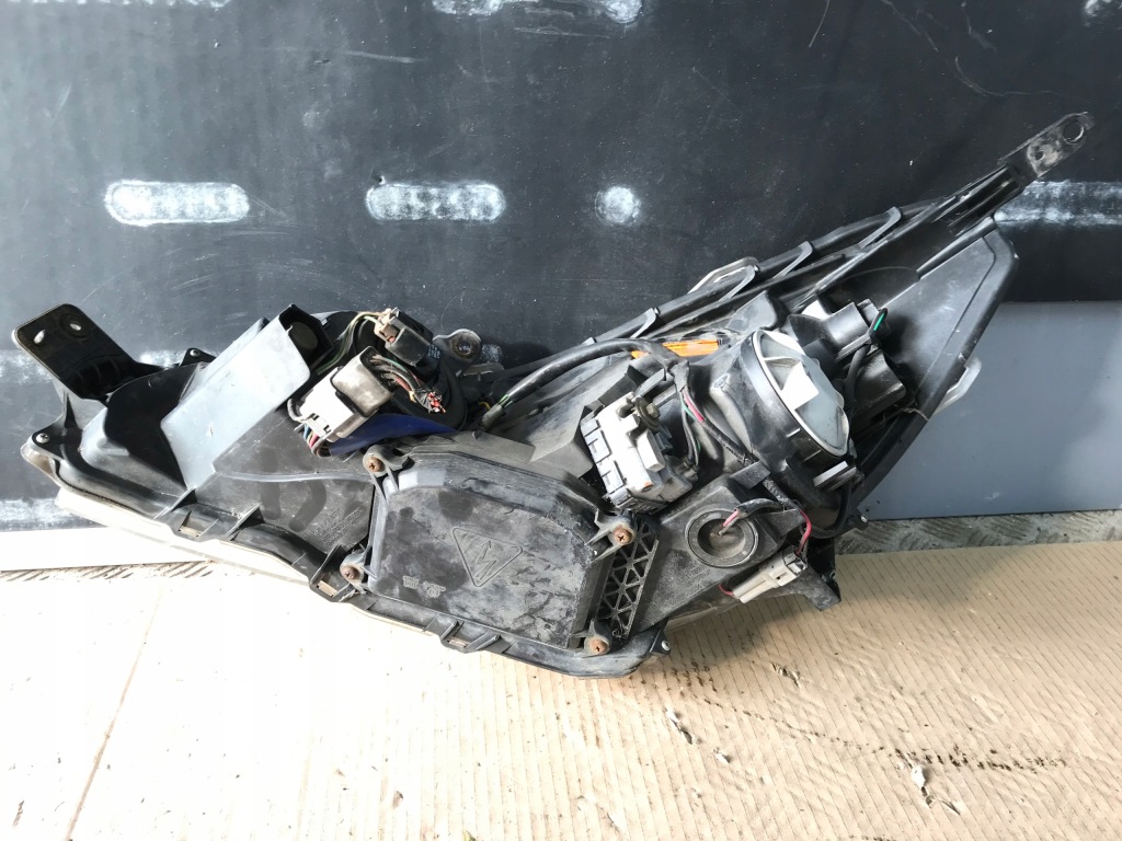 Subaru legacy 5 outback 4 09-14 права лампа ксенон Доставка