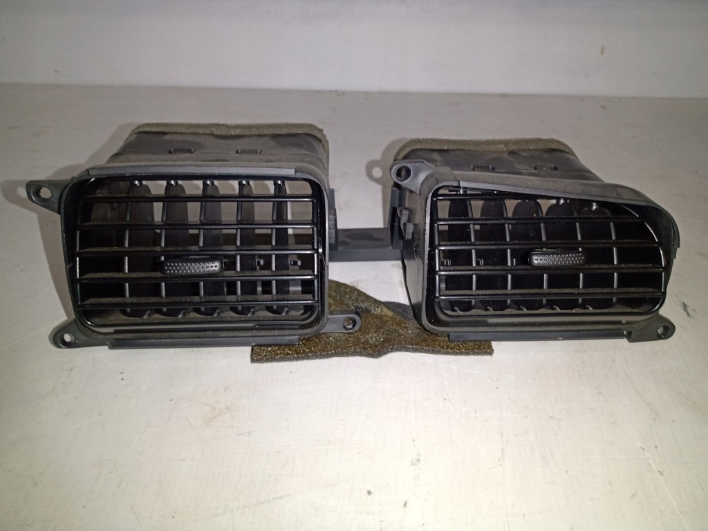 фото №1, Subaru legacy iii outback решётка обдув средняя