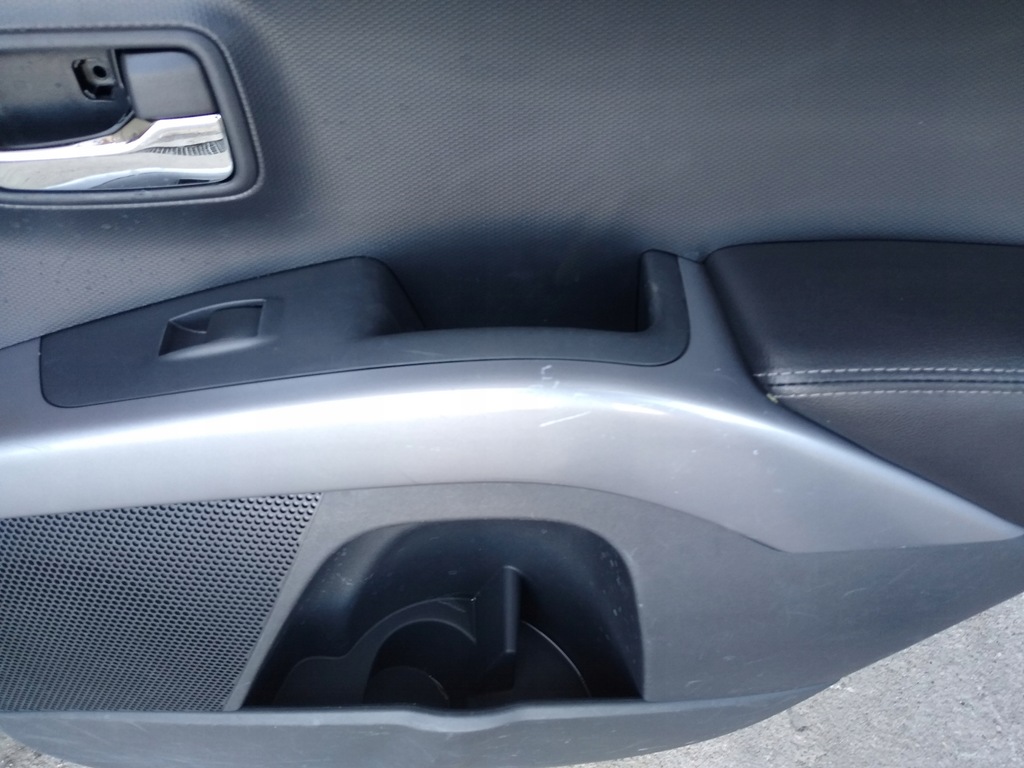 фото №6, Обшивка дверь правый задняя mitsubishi outlander 06-