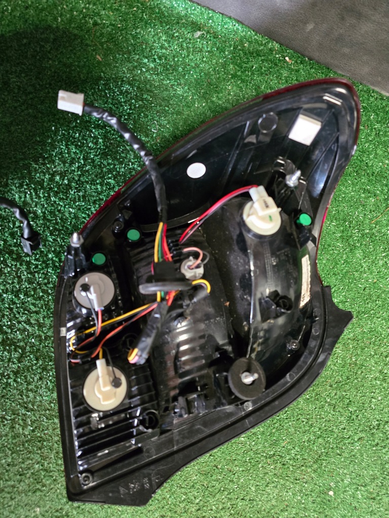 фото №7, Лампа лампы задняя peugeot 108 14-