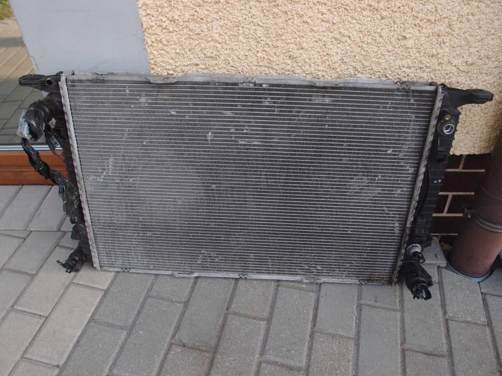 фото №1, Радіатор wody audi a4 b8 2.7 tdi 8k0121251aa